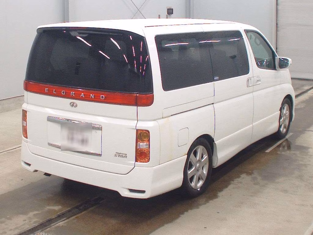 NISSAN ELGRAND