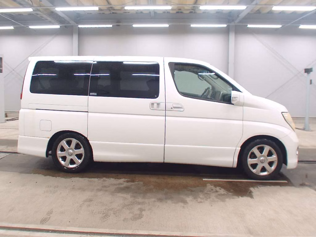 NISSAN ELGRAND