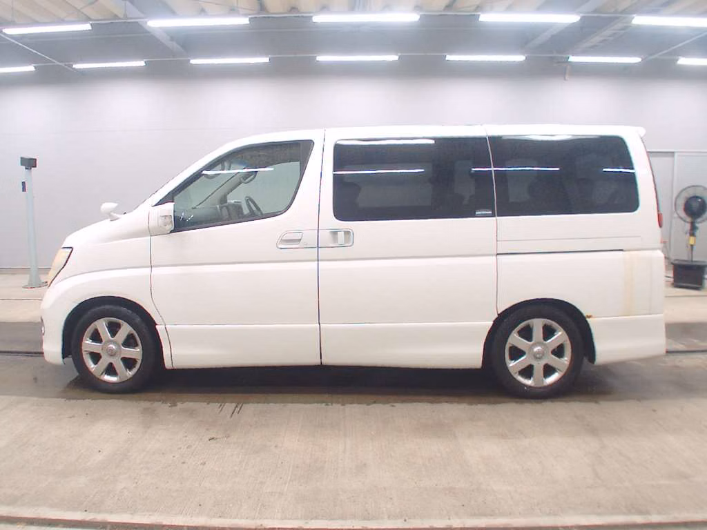 NISSAN ELGRAND