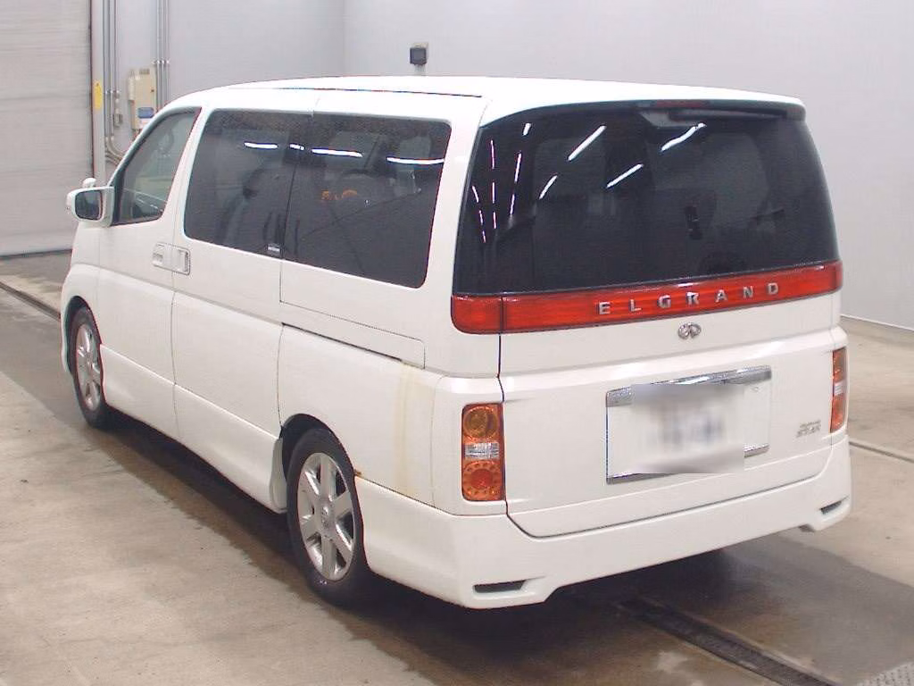 NISSAN ELGRAND