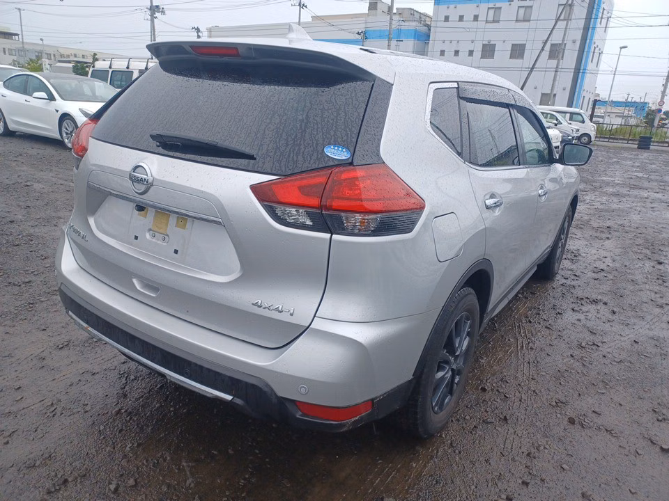 NISSAN X-TRAIL