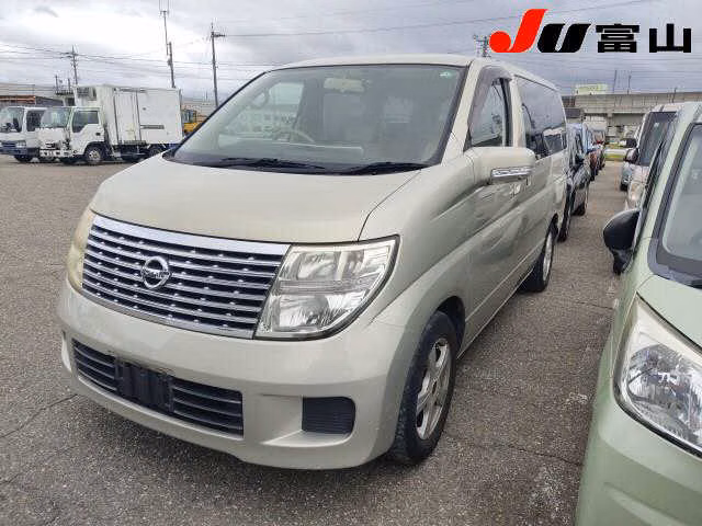NISSAN ELGRAND