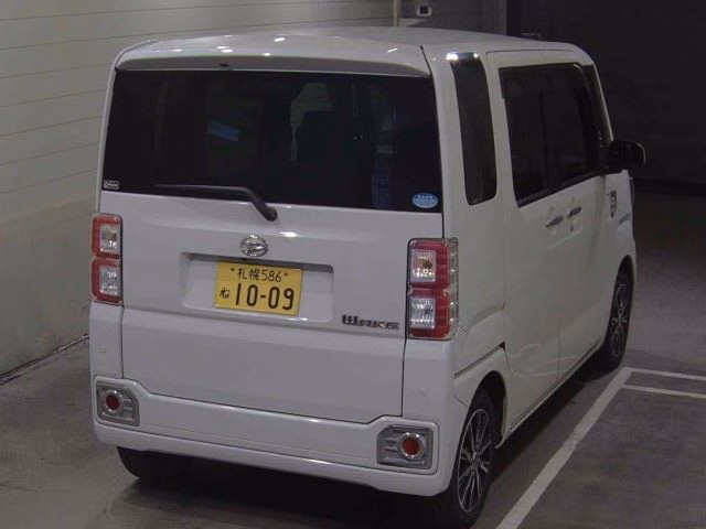 DAIHATSU WAKE