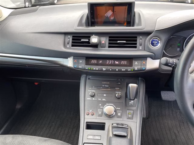 Lexus CT200h