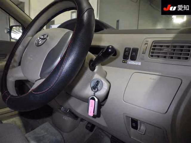 TOYOTA RAUM