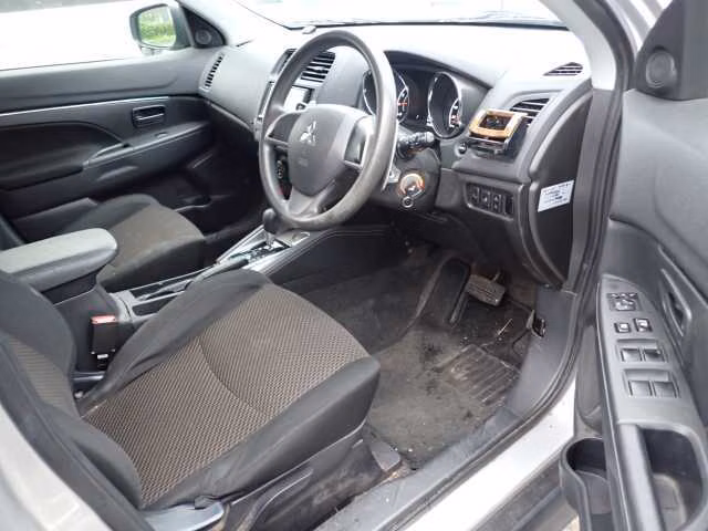 MITSUBISHI RVR