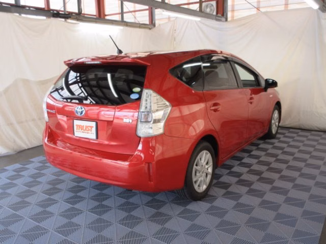 TOYOTA PRIUS ALPHA