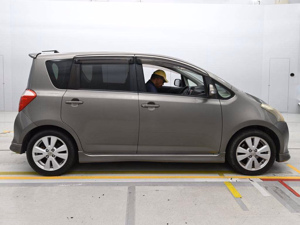 TOYOTA RACTIS