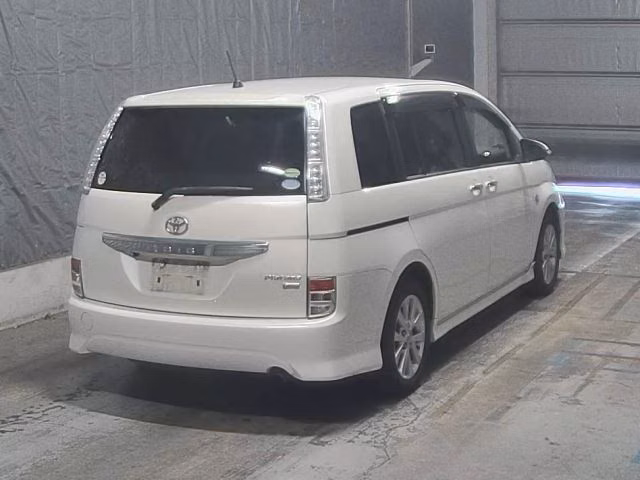 TOYOTA ISIS