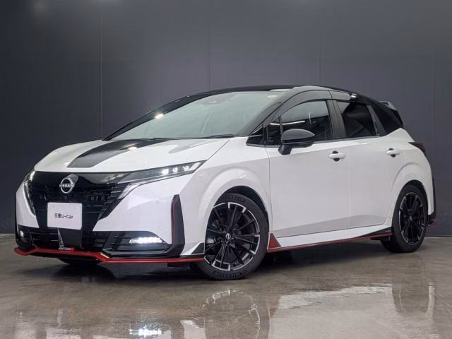 Nissan Aura