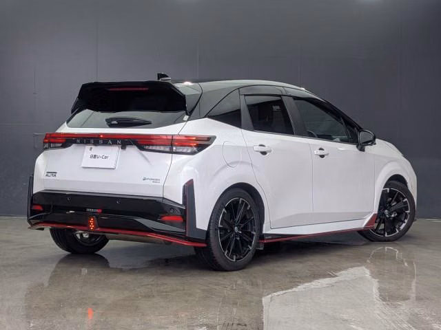 Nissan Aura