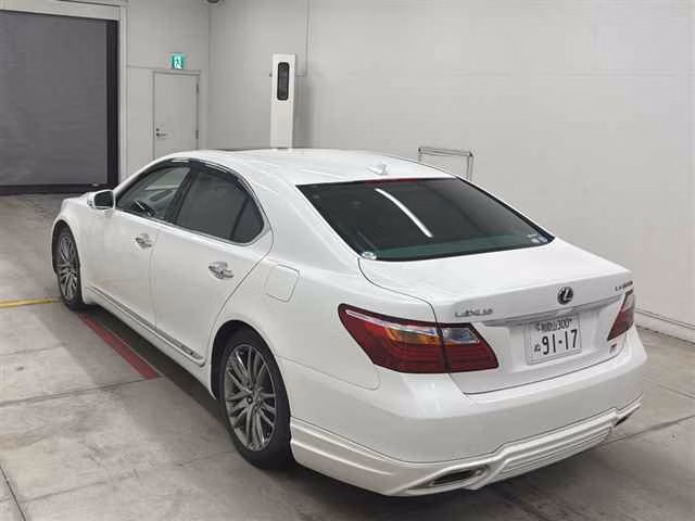 Lexus LS600h