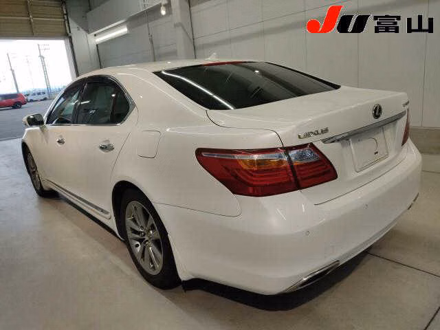 Lexus LS600h
