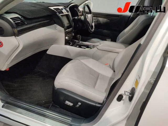 Lexus LS600h