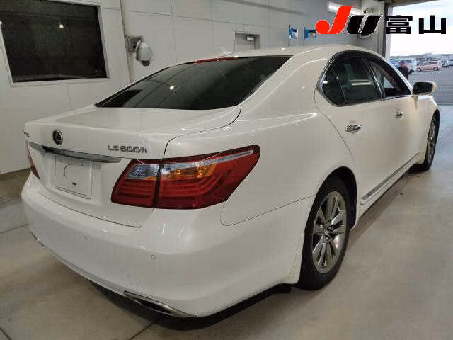 Lexus LS600h