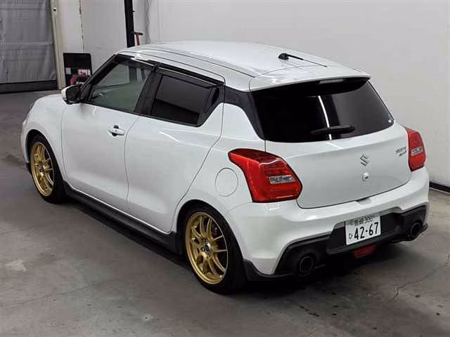 SUZUKI SWIFT