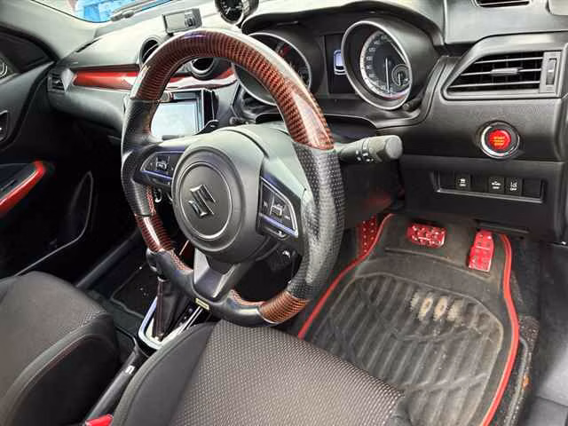 SUZUKI SWIFT