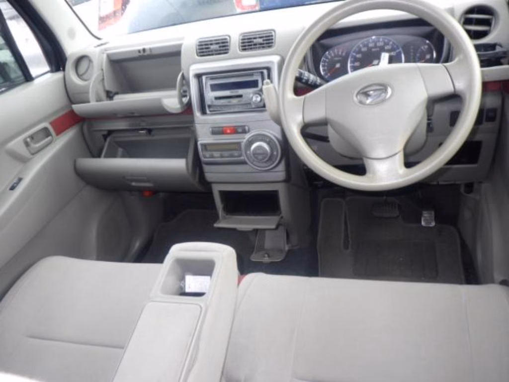 DAIHATSU MOVE CONTE