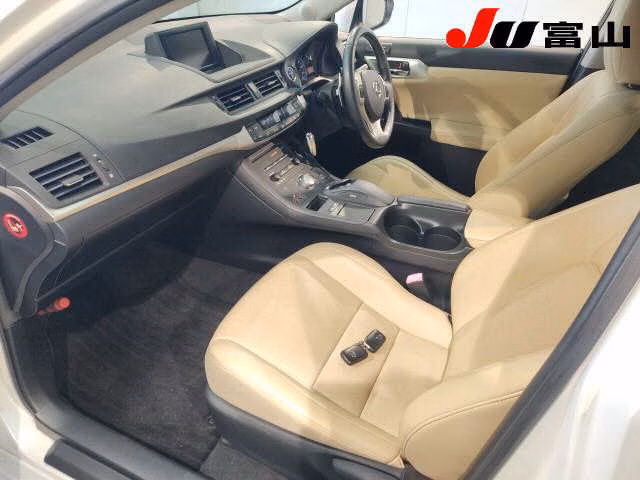 Lexus CT200h