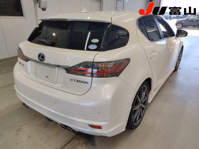 Lexus CT200h