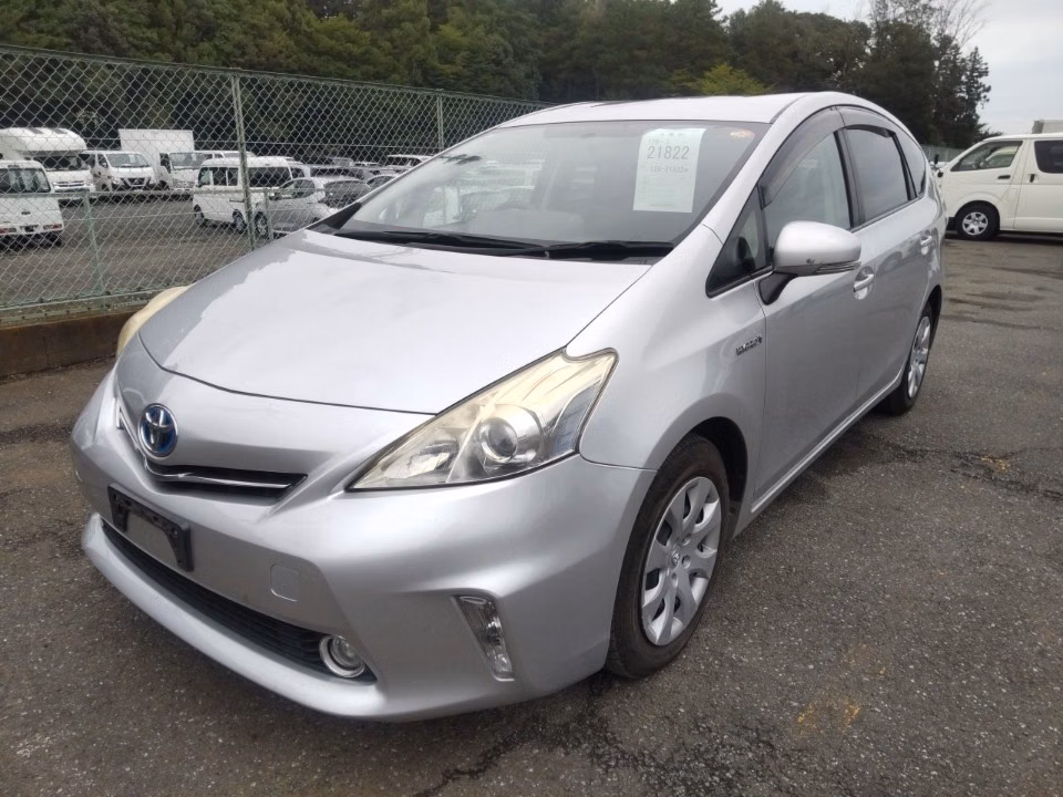 TOYOTA PRIUS ALPHA