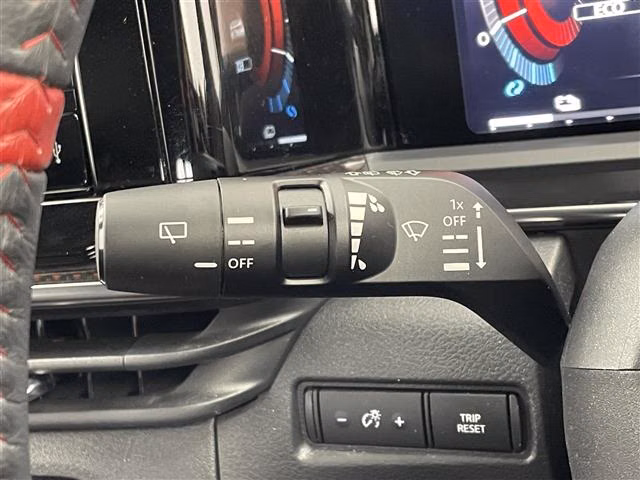Nissan Aura
