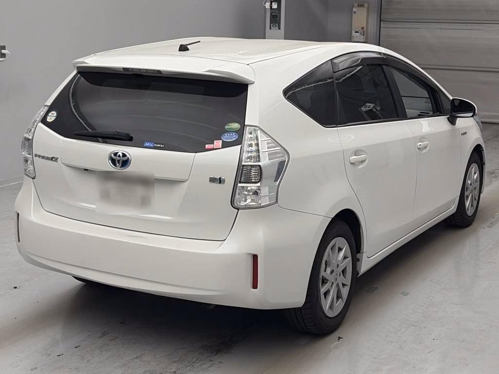TOYOTA PRIUS ALPHA