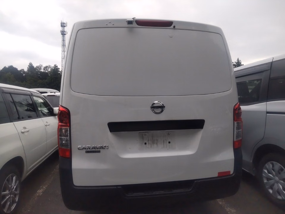 NISSAN NV350 CARAVAN