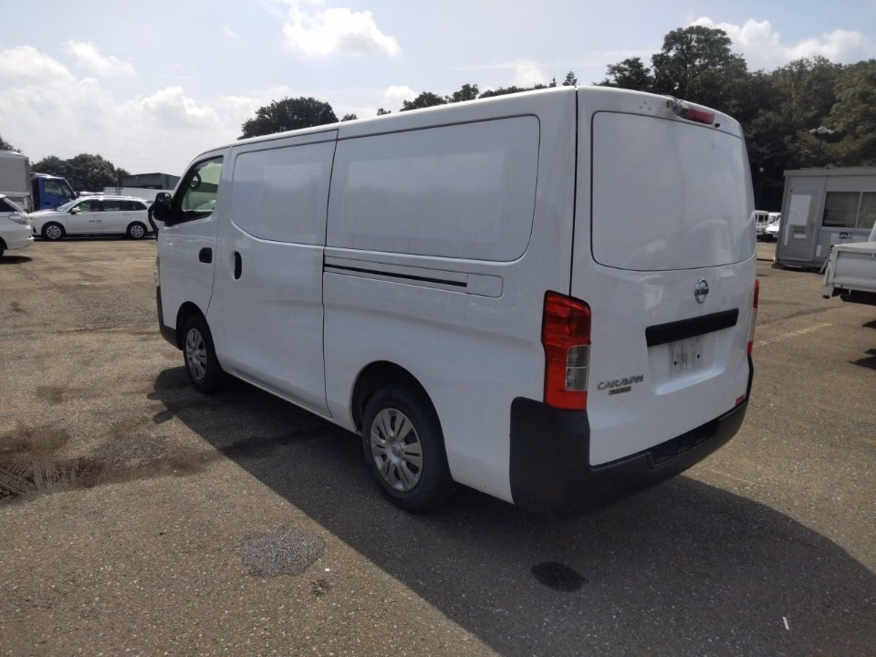 NISSAN NV350 CARAVAN
