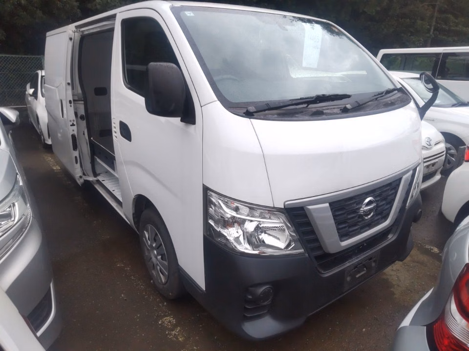 NISSAN NV350 CARAVAN