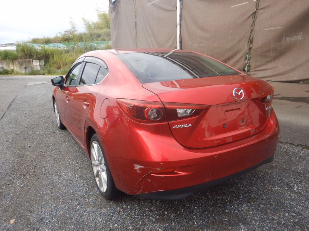 MAZDA AXELA