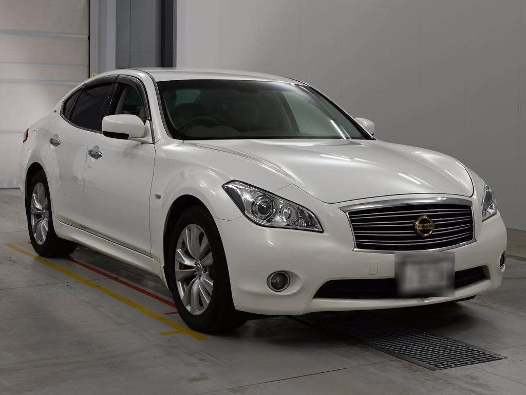 NISSAN FUGA