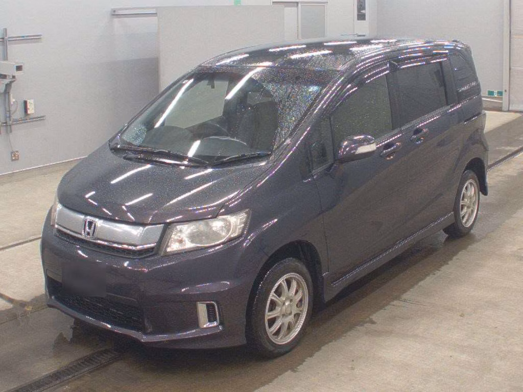 HONDA FREED SPIKE