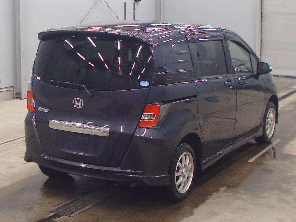 HONDA FREED SPIKE