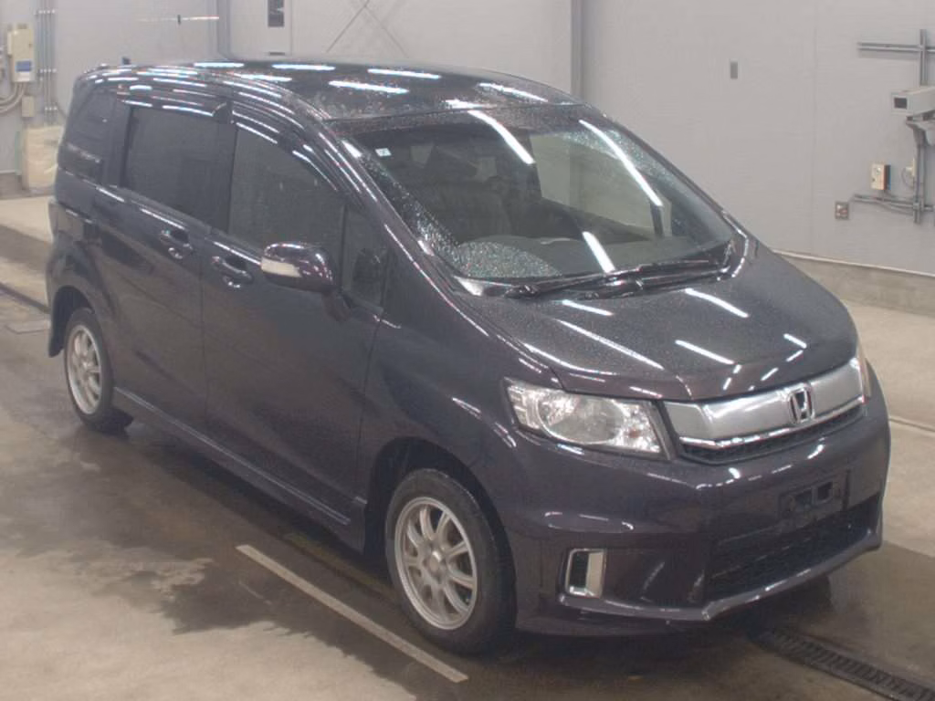 HONDA FREED SPIKE