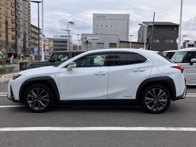 Lexus UX250h