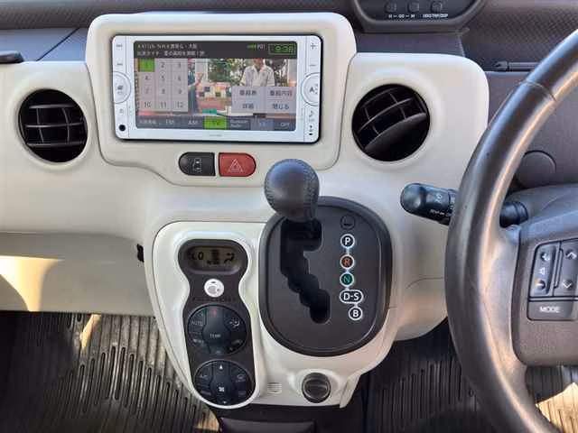 TOYOTA SPADE