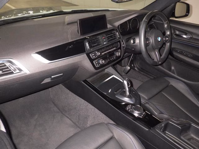 BMW 1-SERIES