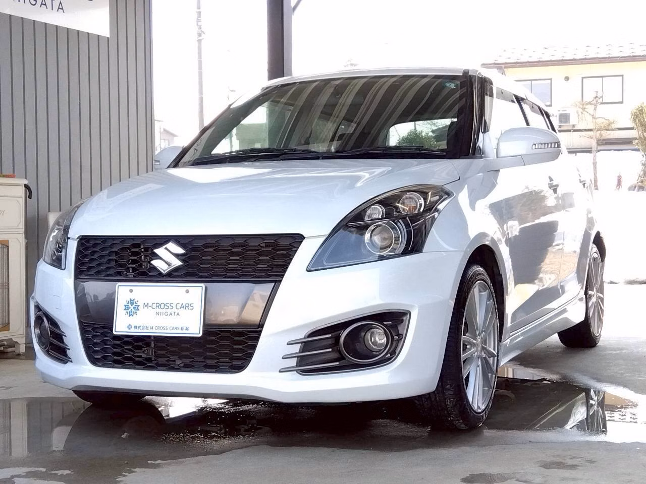 SUZUKI SWIFT