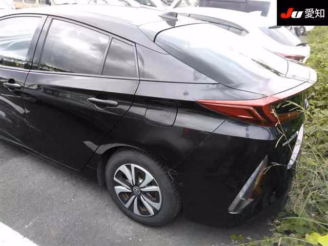 TOYOTA PRIUS PHV