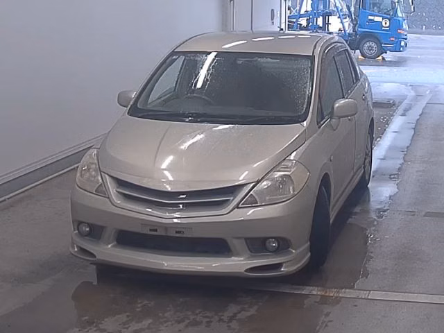 NISSAN TIIDA LATIO