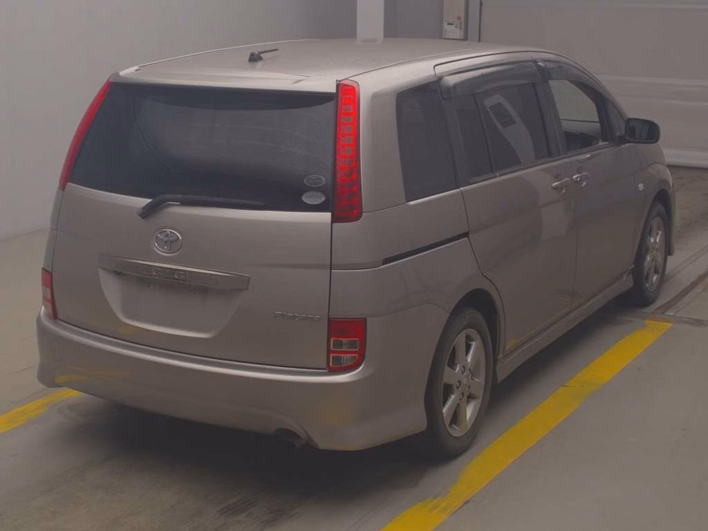 TOYOTA ISIS
