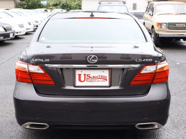 Lexus LS460