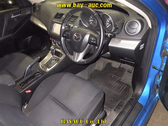 MAZDA AXELA