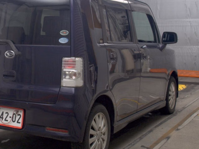 DAIHATSU MOVE CONTE