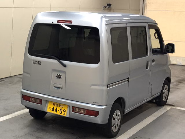 TOYOTA PIXIS VAN