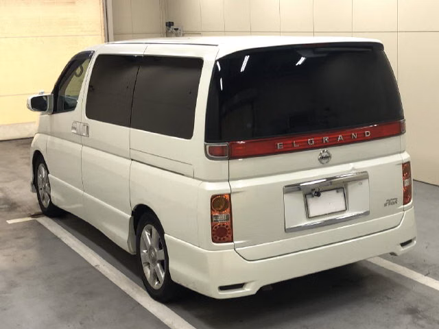 NISSAN ELGRAND