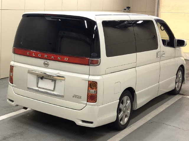 NISSAN ELGRAND