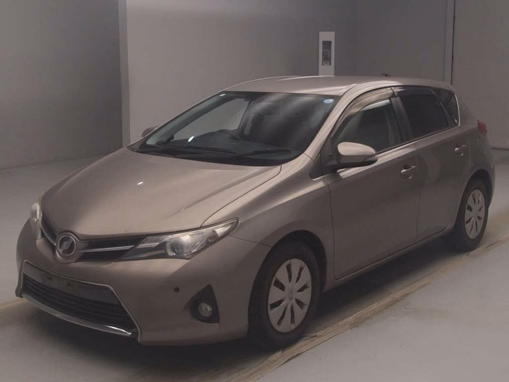 TOYOTA AURIS