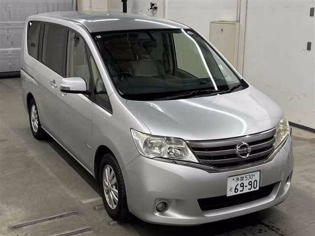 NISSAN SERENA